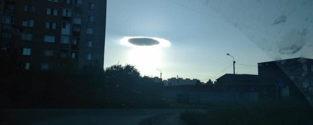 В небе над Новосибирском появилось облако в виде летающей тарелки
